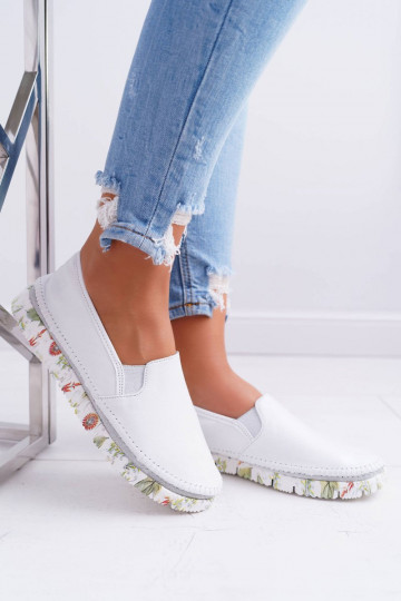 Femenino zapatos Tiene queciejka Un modelo convincente Piel el color blanco 03512-11