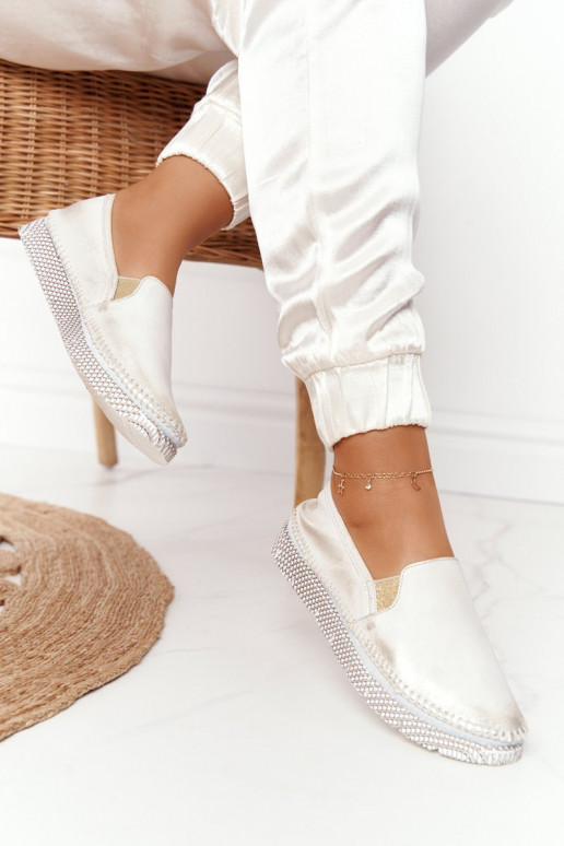 Femenino zapatos Tiene queciejka Un modelo convincente Piel color dorado 03512-25