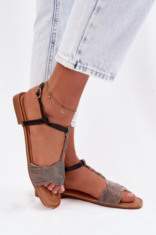 Sandalias planas para mujer. de color negro Nexora