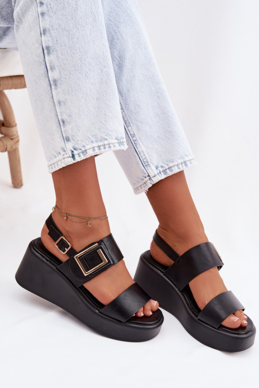 Sandalias de mujer con una plataforma Con decoraciones Detalem de color negro Nelira