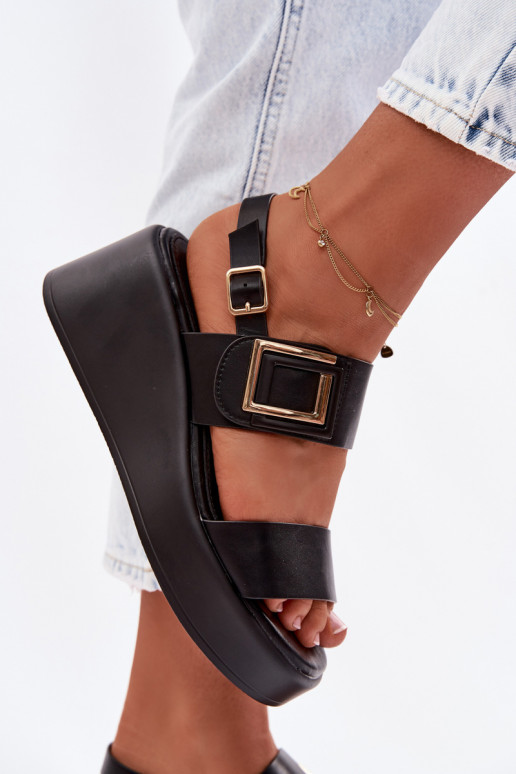 Sandalias de mujer con una plataforma Con decoraciones Detalem de color negro Nelira