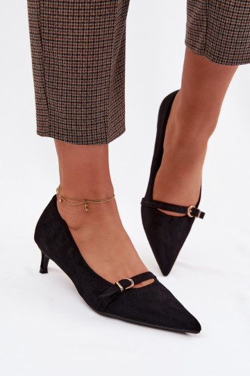 Zapatos para mujeres con tacón bajo y tacones decorados en color negro Pirela