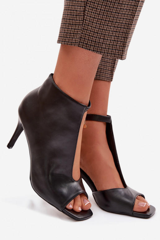 Sandalias de mujer con tacones finos de color negro Helira