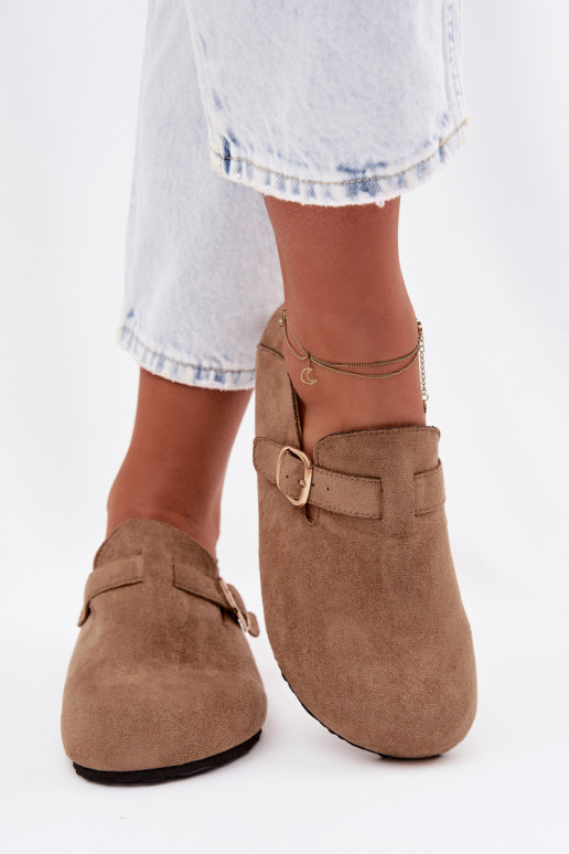 zapatos Femenino de gamuza ecológicaoAe con hebillas doradas beige Ismora