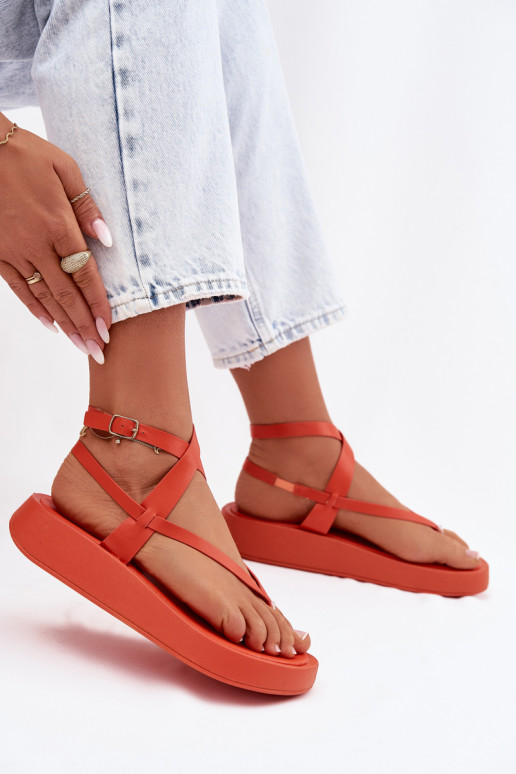 chancletas Femenino con una plataforma color naranja Gelira