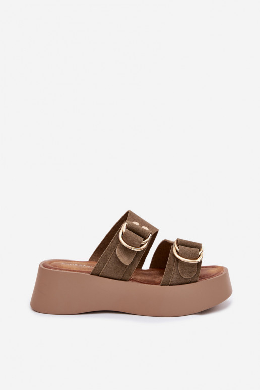 zapatillas de mujer con una plataforma Ze color doradomi con hebillasmi color verde Nelirae