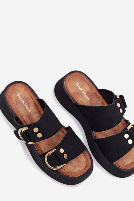 zapatillas de mujer con una plataforma Ze color doradomi con hebillasmi de color negro Nelirae