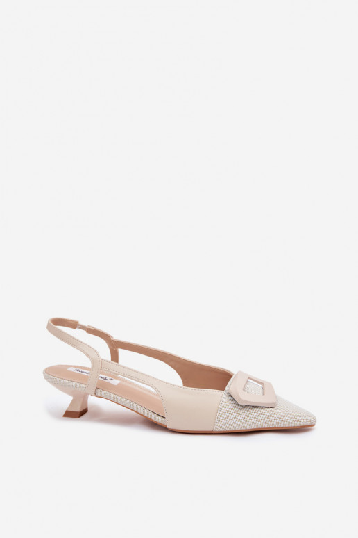 Sandalias de mujer En un tacón bajo Con decoraciones Detalem beige Camira