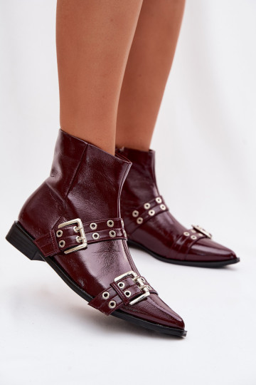 Botines de mujer con efecto charol y tacones anchos con tiras y hebillas color burdeos Hamira 2