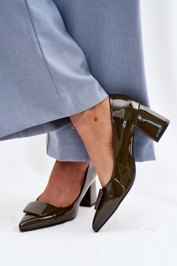 Zapatos con efecto charol y tacones adornados color caqui Isoline 2