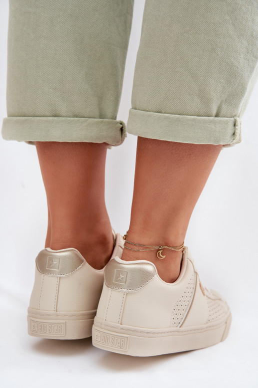 Zapatillas modelo zapatos. Femenino con elementos calados Big Star TT274292 beige