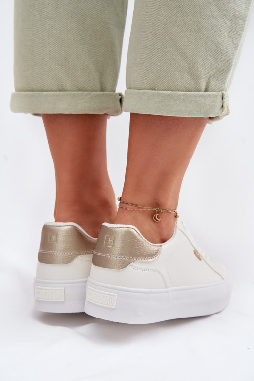 Zapatillas modelo zapatos. con una plataforma Big Star TT274805 el color blanco