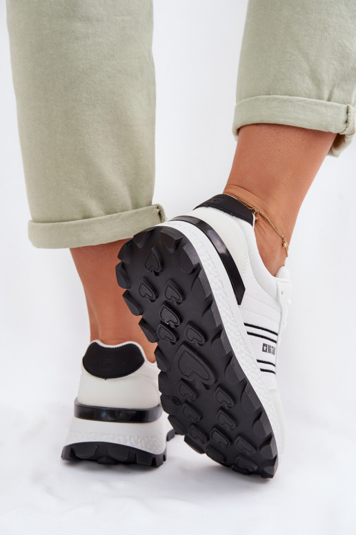 Zapatillas modelo zapatos. Femenino con una plataforma Big Star TT274882 Hi-Poly System el color blanco