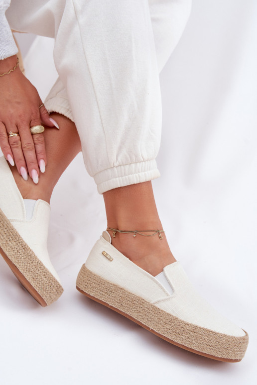 Alpargatas con una plataforma Big Star TT274090 color marfil