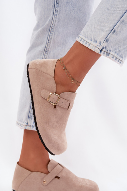 Zapatos de mujer de cuero sintético con hebillas doradas color arena Ismora