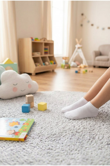 Medias infantiles en color blanco liso 2