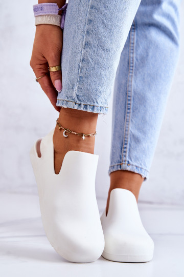 Zapatillas de goma el color blanco Meriko II GAT.