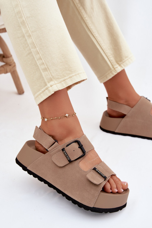 Sandalias de ante con una plataforma Big Star TT274235 beige