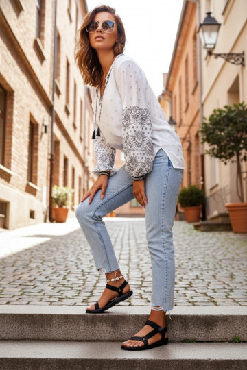 Sandalias de mujer de estilo deportivo con cierres adhesivos en color negro Vilari