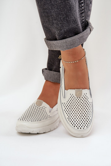 Mocasines de mujer de cuero con elementos calados sobre plataforma color blanco Tanelora 2