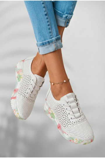 Piel con elementos calados zapatos Femenino el color blanco Telina