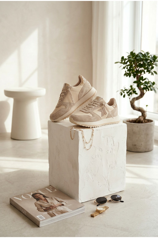 Piel de gamuza Zapatillas modelo zapatos. Femenino con una plataforma Kobbo 100103 beige