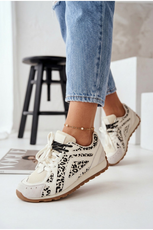 Piel de gamuza Zapatillas modelo zapatos. Femenino Big Star TT274548 el color blanco