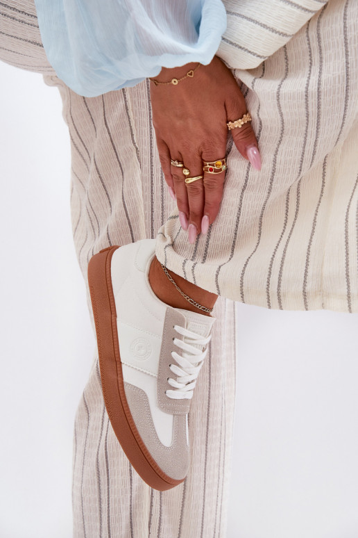 Zapatillas modelo zapatos. Femenino Big Star RR274804 el color blanco