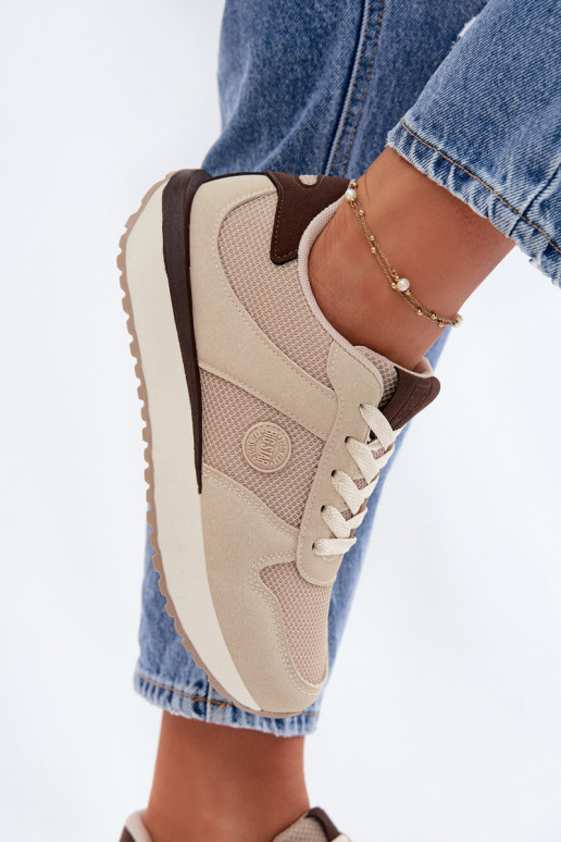 Zapatillas modelo zapatos. Femenino con una plataforma Big Star TT274275 beige