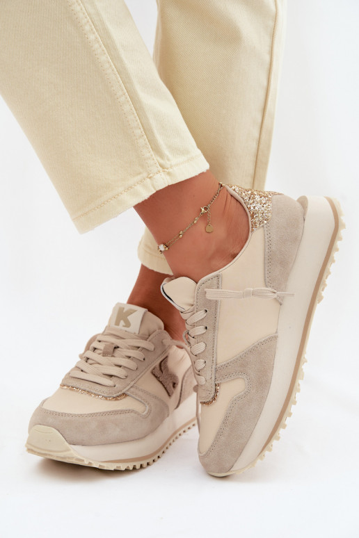 Piel de gamuza Zapatillas modelo zapatos. Femenino con una plataforma Kobbo 100103 beige