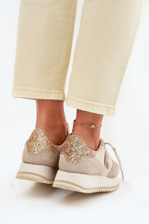 Piel de gamuza Zapatillas modelo zapatos. Femenino con una plataforma Kobbo 100103 beige