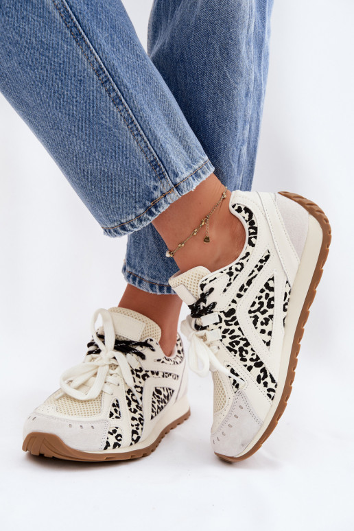 Piel de gamuza Zapatillas modelo zapatos. Femenino Big Star TT274548 el color blanco