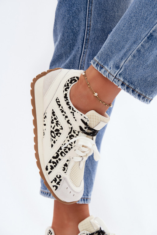 Piel de gamuza Zapatillas modelo zapatos. Femenino Big Star TT274548 el color blanco