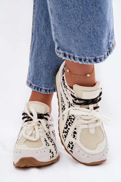 Piel de gamuza Zapatillas modelo zapatos. Femenino Big Star TT274548 el color blanco