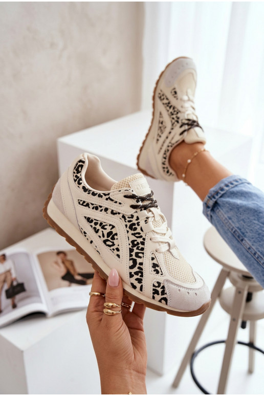 Piel de gamuza Zapatillas modelo zapatos. Femenino Big Star TT274549 beige