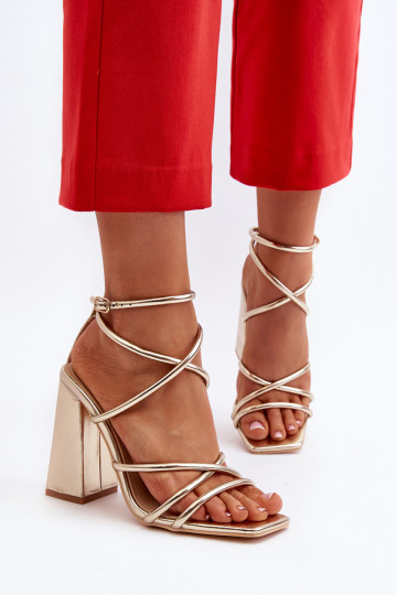 Elegantes sandalias de tacón color oro Josette