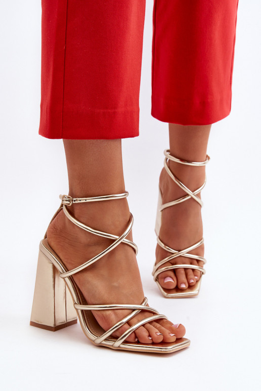 De moda Sandalias de tacón color dorado Josette