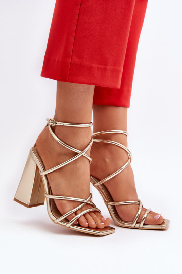 Elegantes sandalias de tacón color oro Josette 2