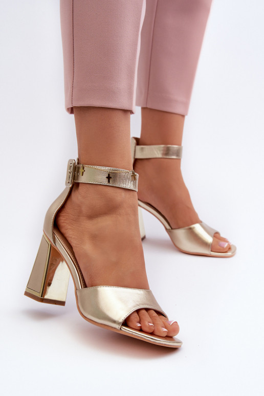 Estilo elegante Sandalias de tacón alto para mujer. color dorado Rosazara