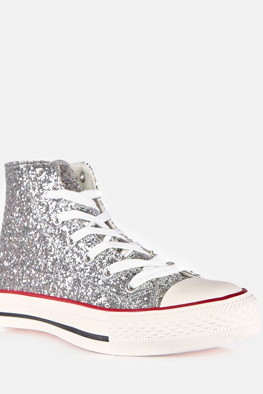 Zapatillas deportivas brillantes...