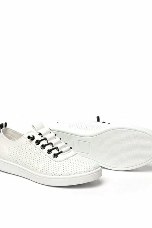 Zapatillas deportivas blancas...