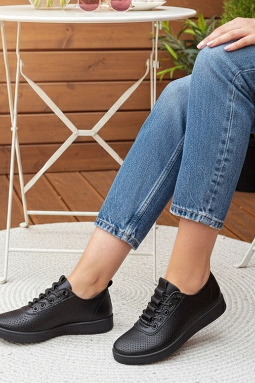 Zapatillas deportivas negras...