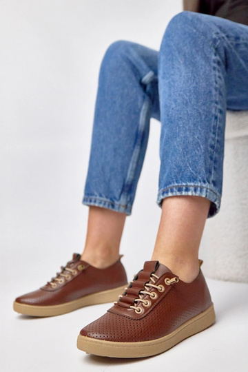 Zapatillas deportivas marrones perforadas Adèle