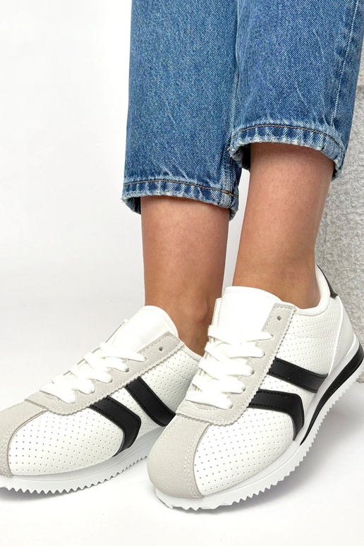 Zapatillas deportivas blancas y...