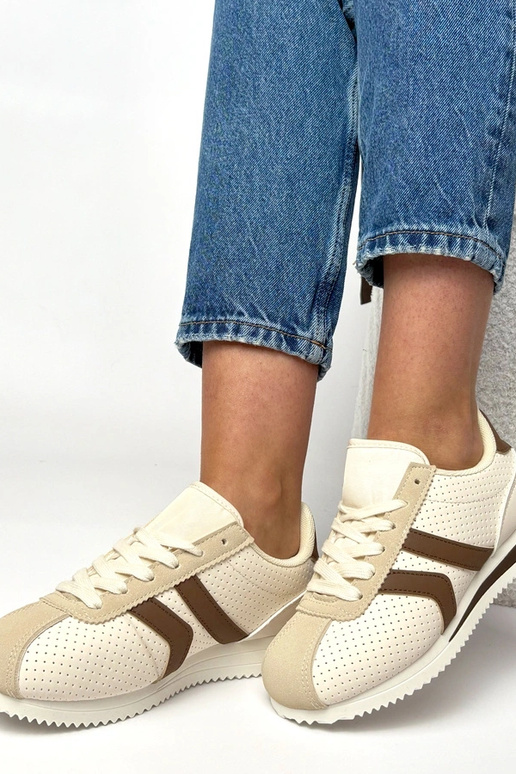 Zapatillas deportivas color arena y...