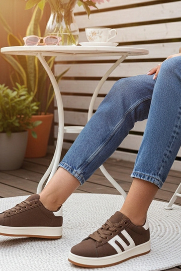 Zapatillas deportivas diarias marrones Delphine 2