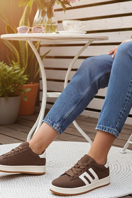 Zapatillas deportivas diarias...