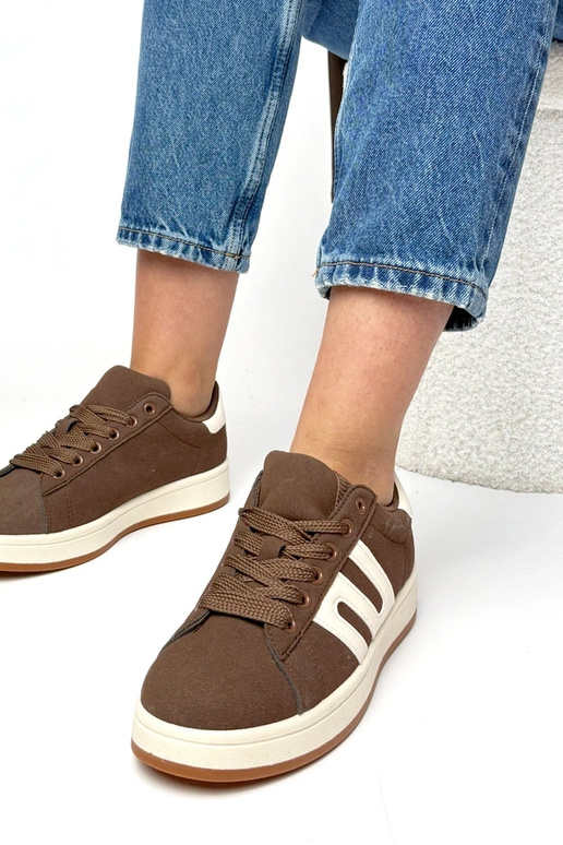 Zapatillas deportivas diarias...