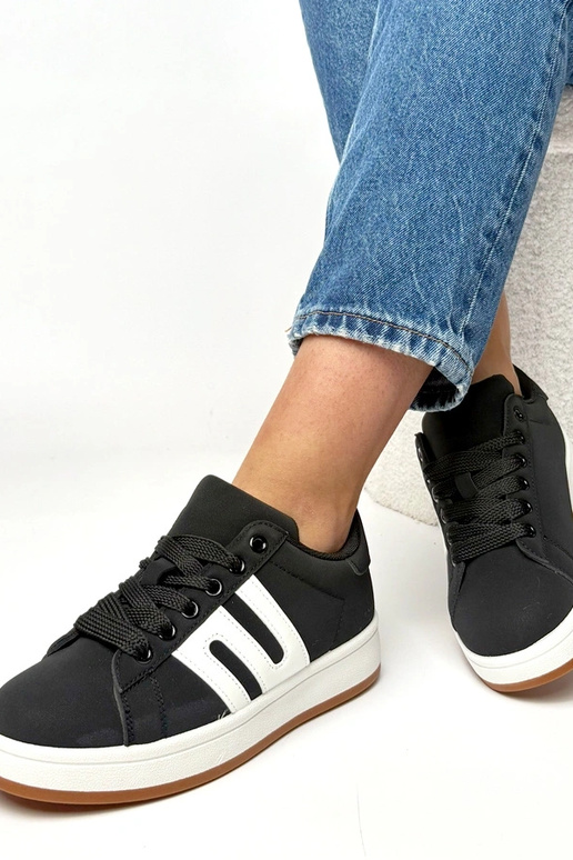 Zapatillas deportivas diarias negras...