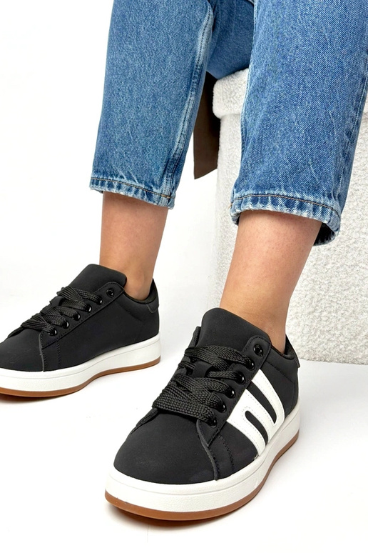 Zapatillas deportivas diarias negras...